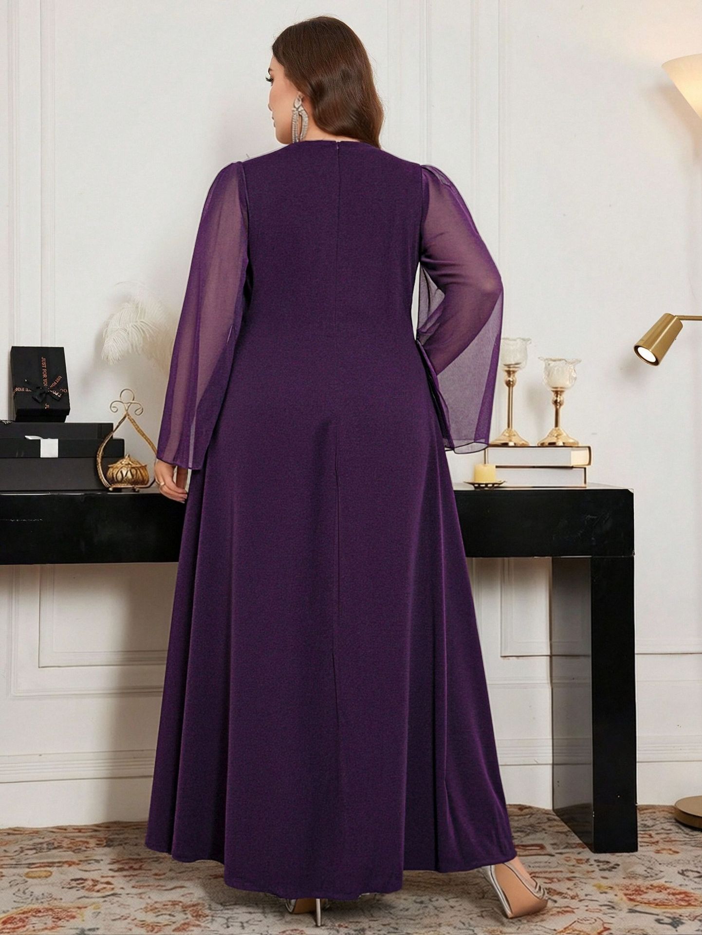 Elegante jurk met ronde hals,  - Embroidery Beads recensie en prijs